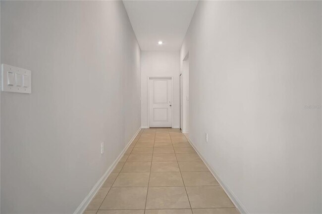 Building Photo - 668 Sand Pne Ln