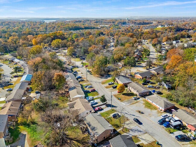 Building Photo - 4558 Brooke Valley Dr