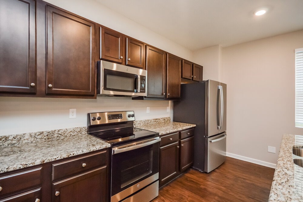 Building Photo - 612 Moorings Ave