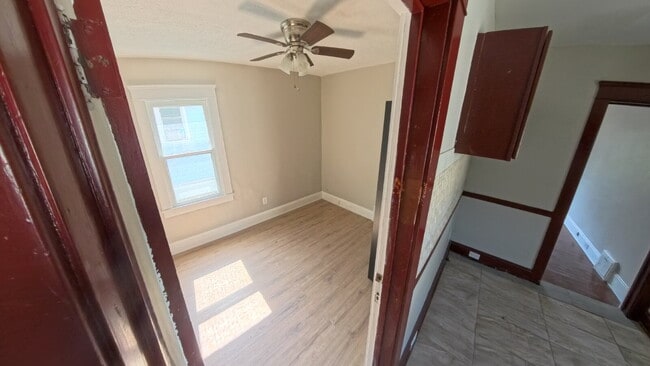 Building Photo - 4 Bedroom 2-Story Duplex - Avail Now!