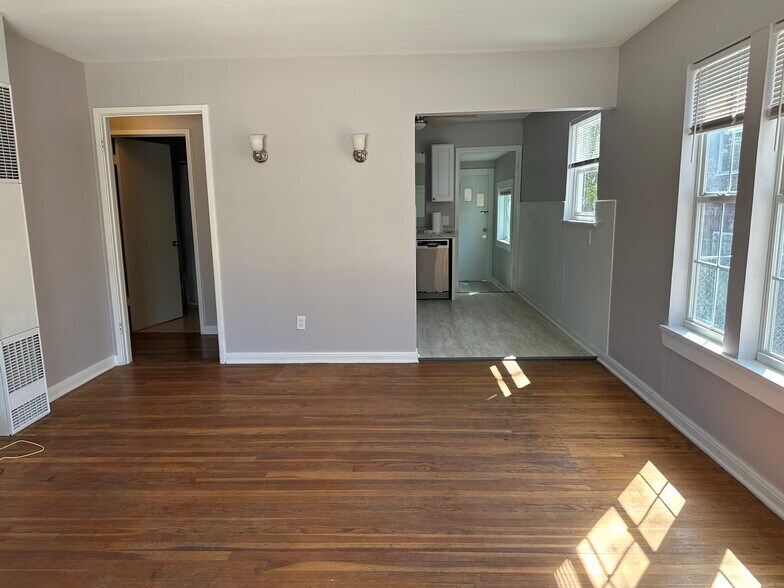 Building Photo - 1030 Canton