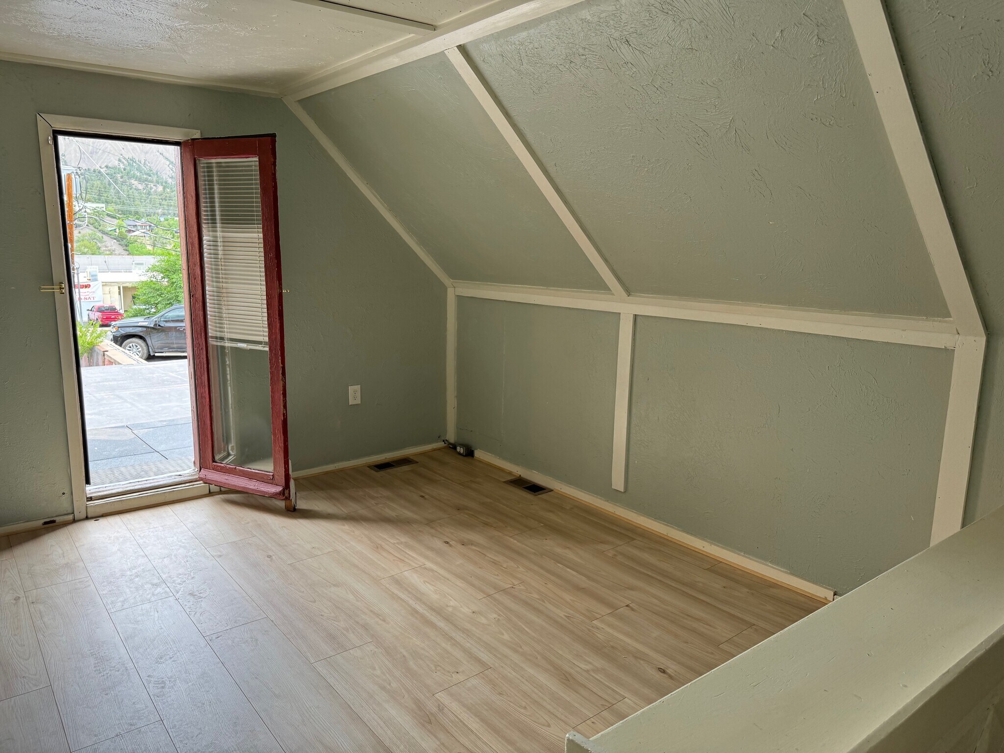 Building Photo - 1028 Narrow Gauge Ave