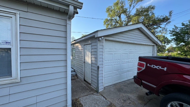 Building Photo - 404 W 5th St