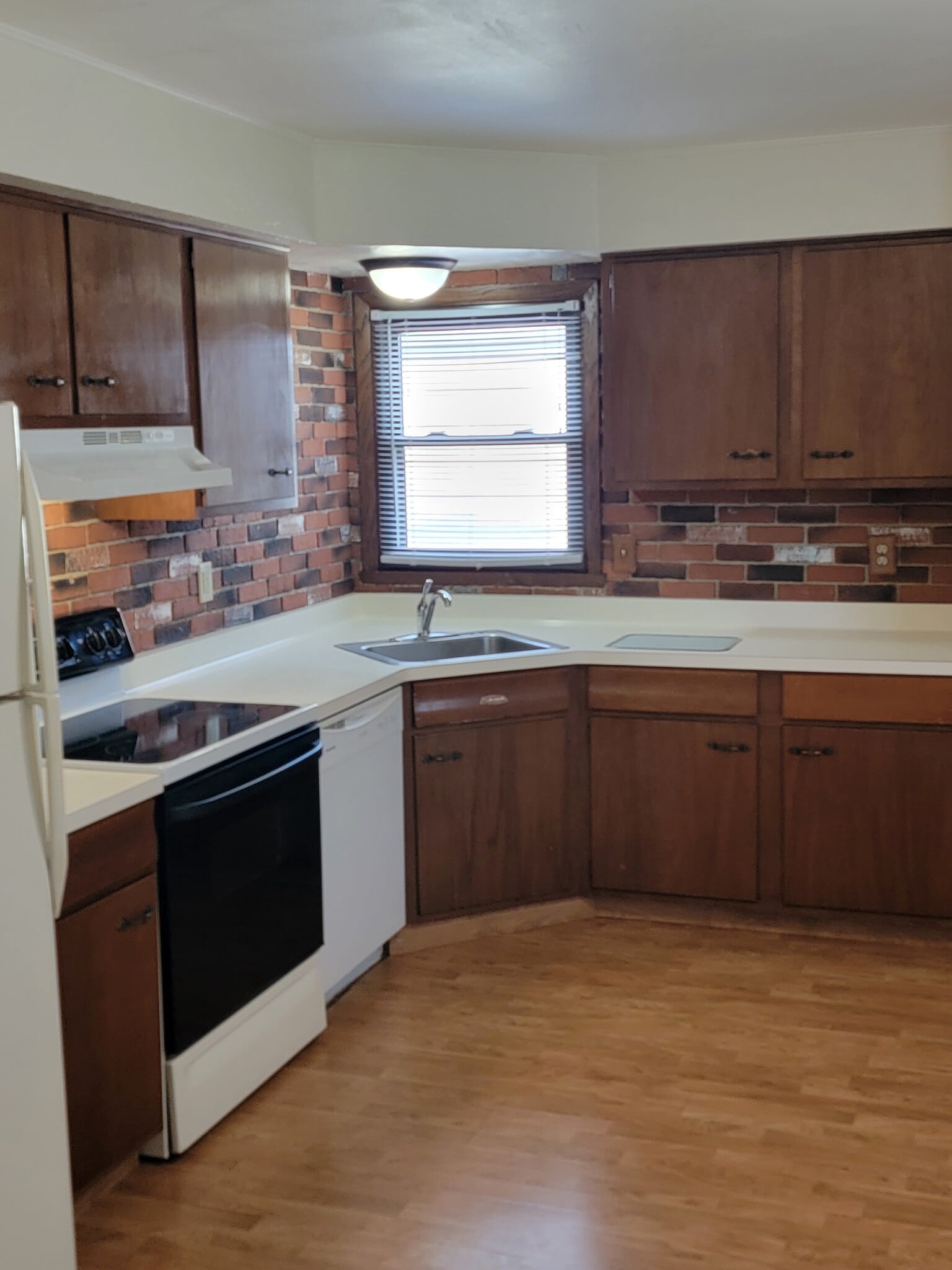 Building Photo - 224 N Eagle St