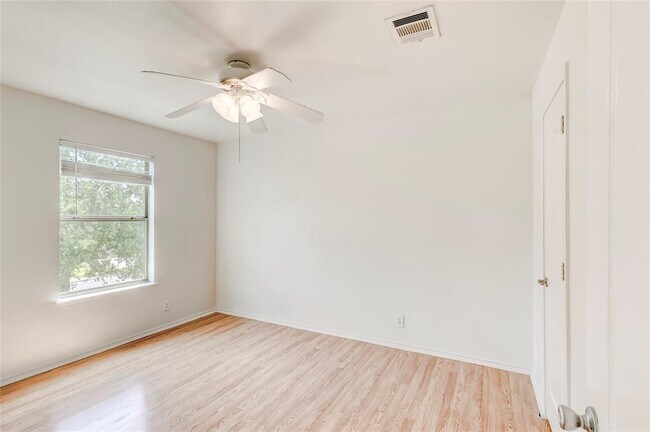 Building Photo - 191 Beech Dr