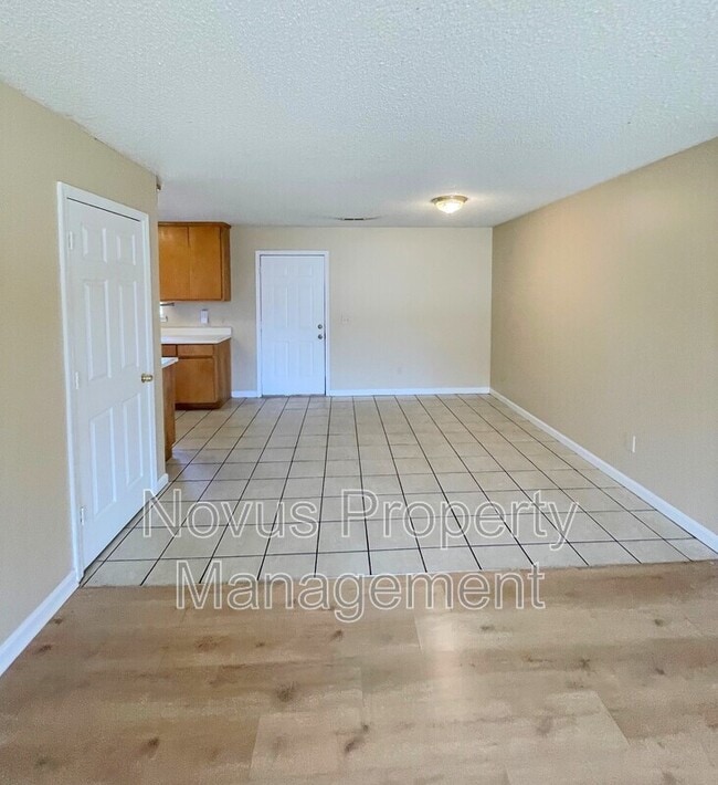 Building Photo - 100 Chalfont Cir