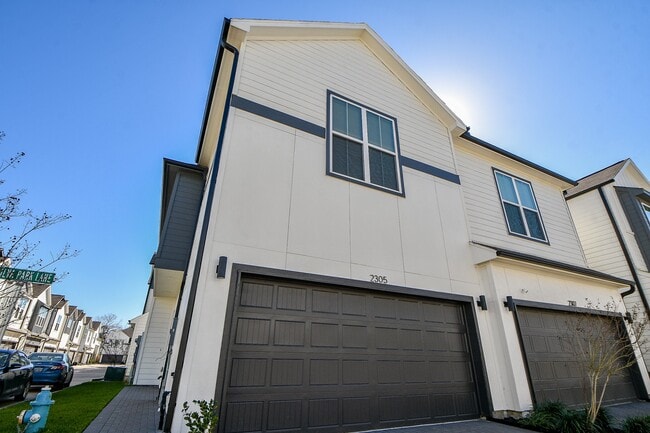 Building Photo - 2305 Silva Park Ln