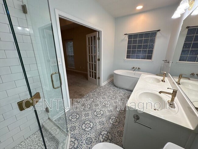 Building Photo - 1168 Lake Greenwood Dr