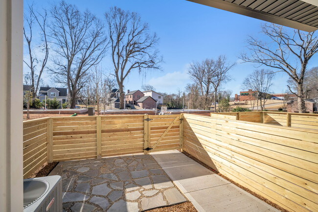 Building Photo - Medford Mews