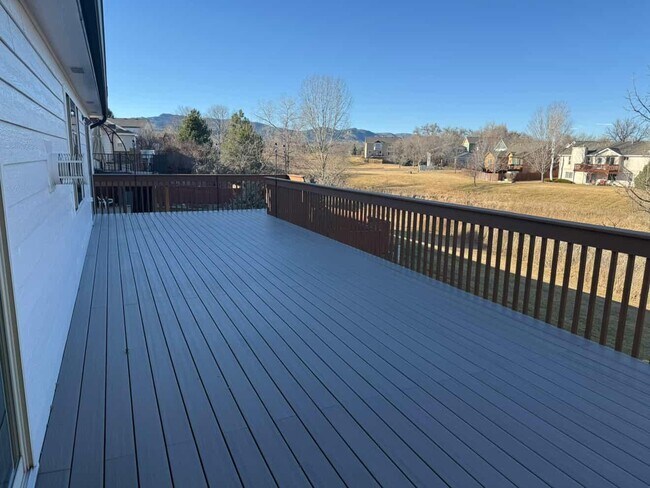 Building Photo - 1138 Lakecrest Ct