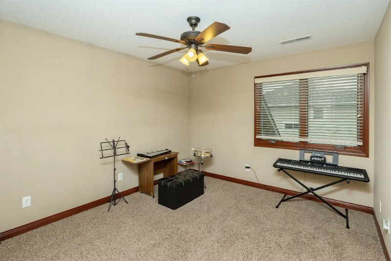 Building Photo - 8700 Wooded Point Dr