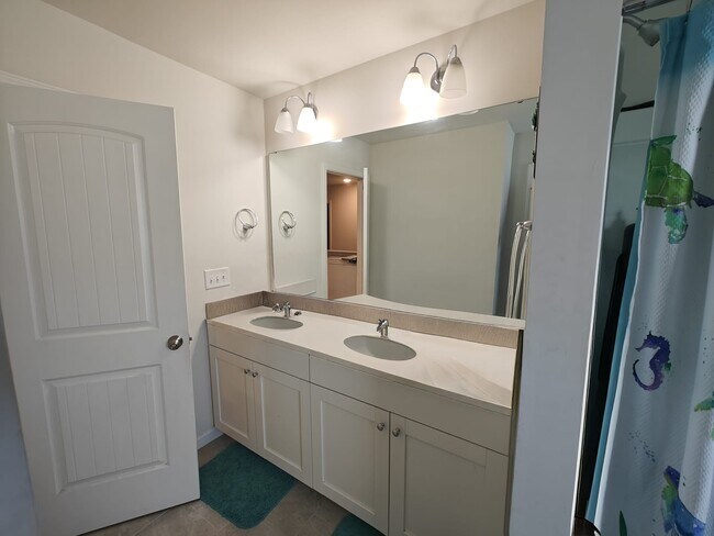 Building Photo - 756 Creekway Dr