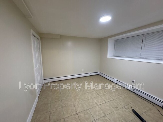 Building Photo - 51 Adelaide Ave