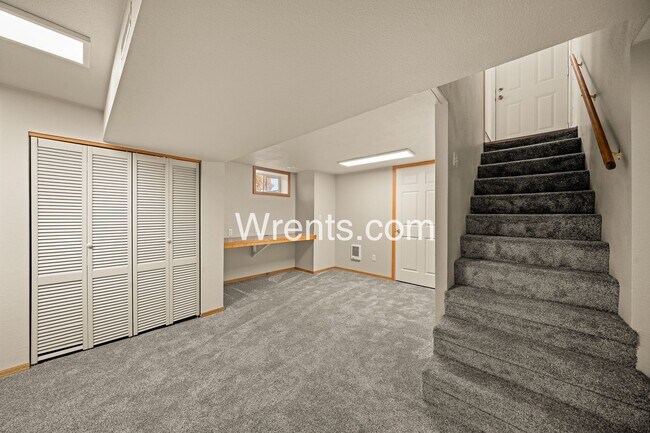 Building Photo - Newly renovated 3bd 2bath Shadle Rancher MUST SEE