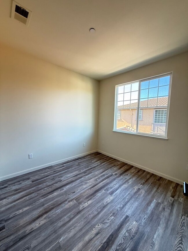 Building Photo - 566 Almaden Walk Loop