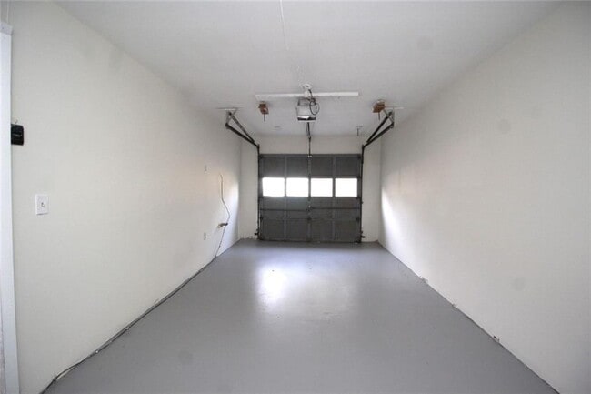 Building Photo - 330 Knoll Ridge Ct