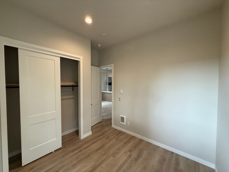 Building Photo - 4939 S 114th St