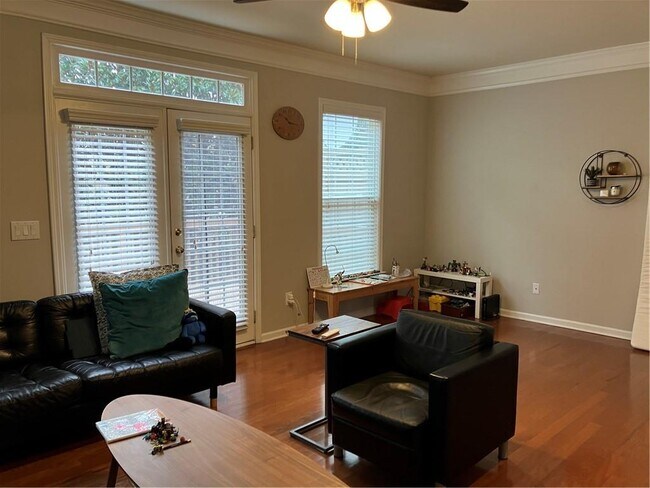 Building Photo - 11180 Brunson Dr