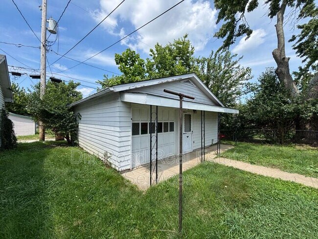 Building Photo - 708 Webster Ave