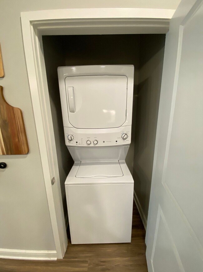 Building Photo - 2501 Marshall St