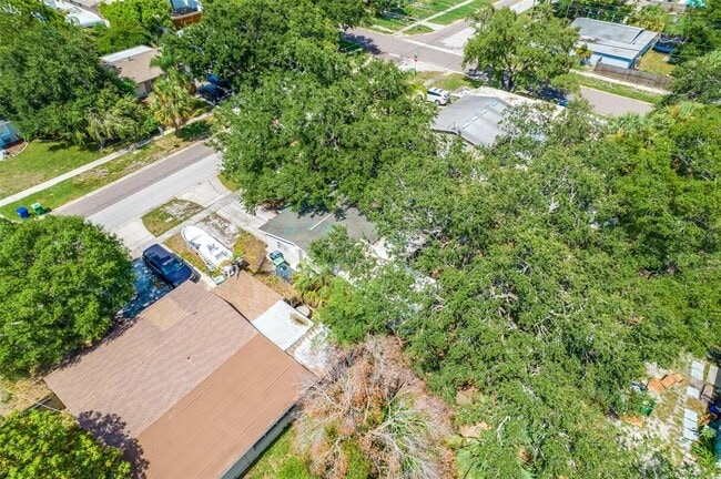 Building Photo - 4704 W Wyoming Ave