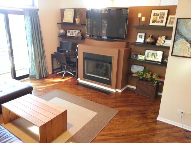 Building Photo - 2012 W St Paul Ave