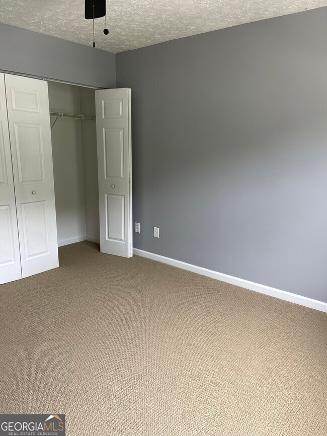 Building Photo - 116 Village Trce