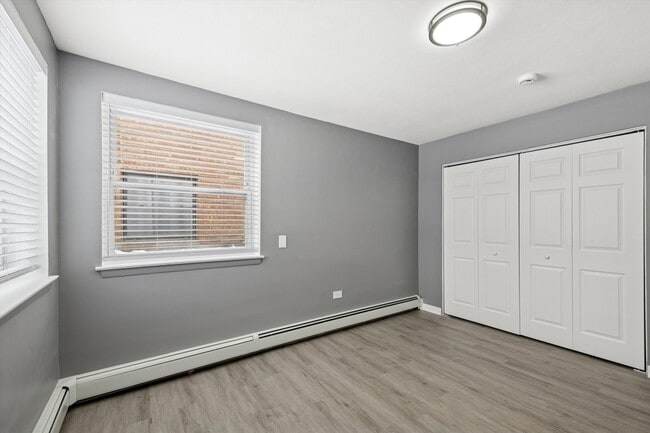 Building Photo - 1910 16th Ave