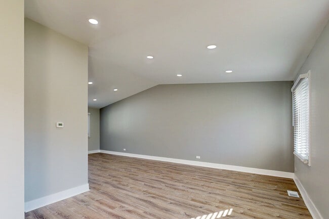 Building Photo - 59 Chestnut Cir