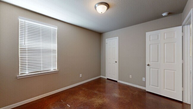 Building Photo - 2 WEEKS FREE!!!!  NOW ONLY $1395 NO CARPET DUPLEX IN HARKER HEIGHTS!!!!