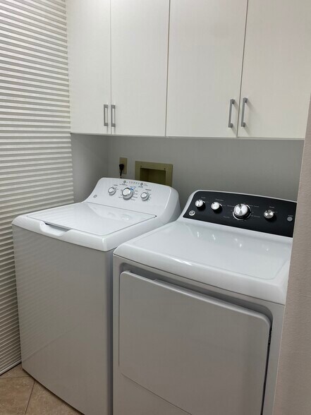 Laundry room - 5699 Sheffield Greene Cir