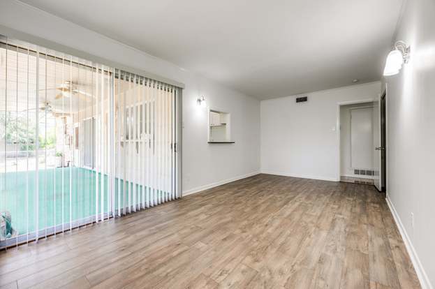 Building Photo - 600 Antler Dr