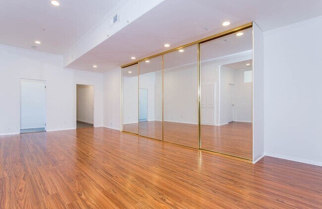 Building Photo - 40 Saddlebow Rd