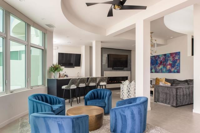 Building Photo - 121 Via De La Valle