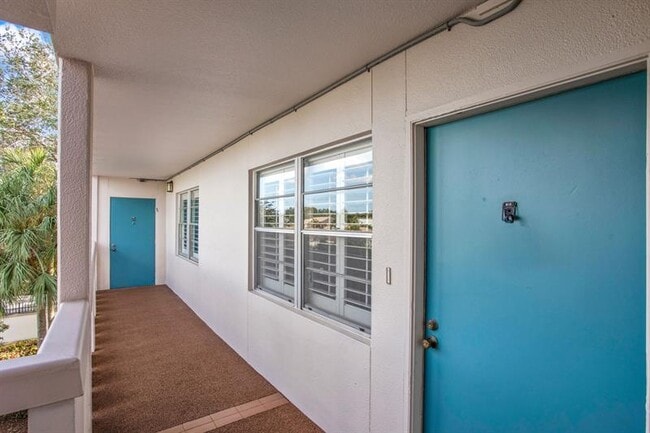 Building Photo - 2002 Granada Dr