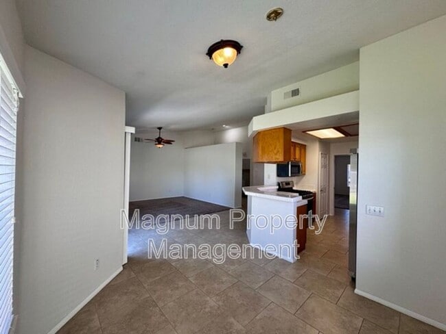 Building Photo - 687 Black Oak Cir