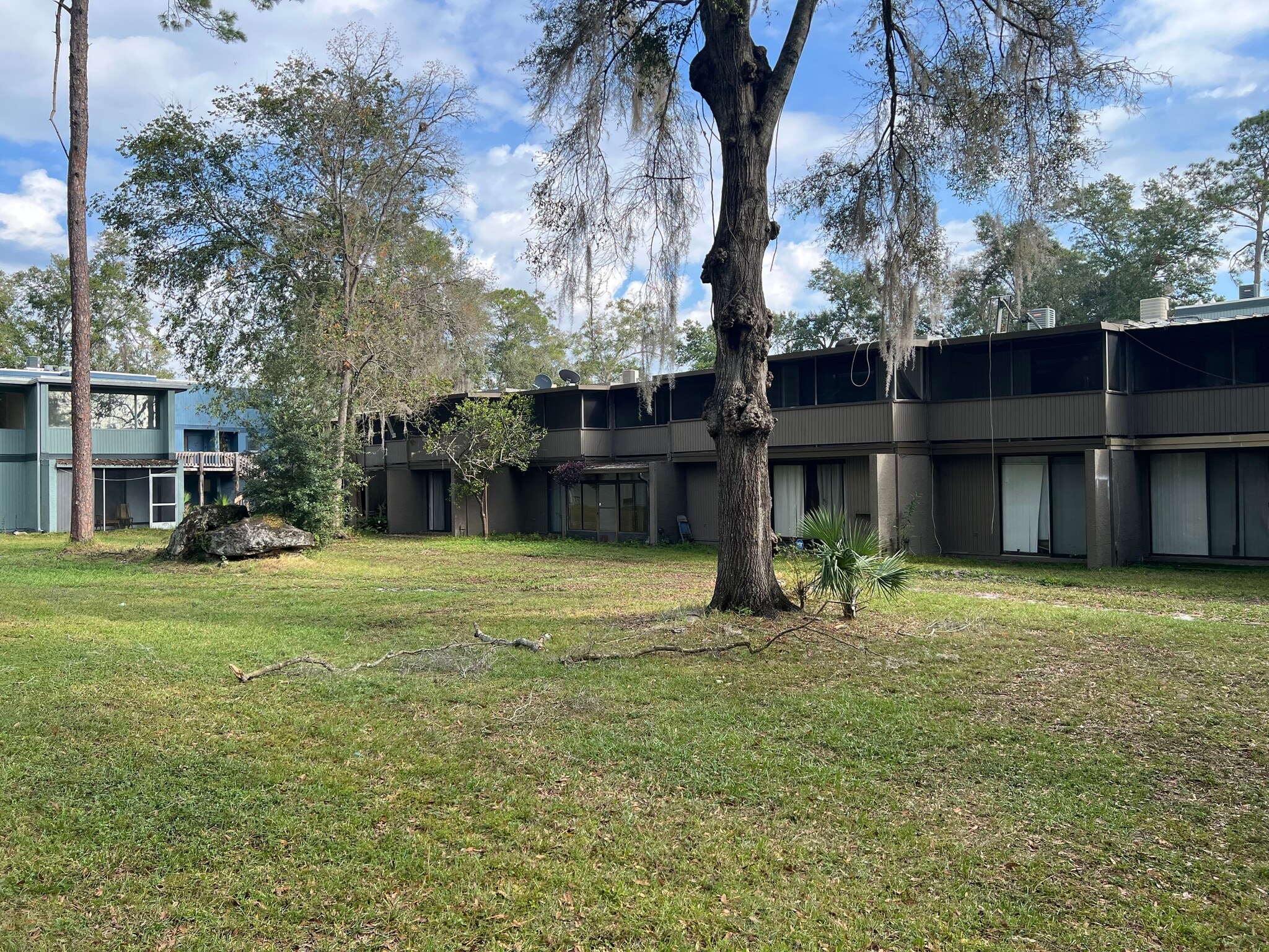 Building Photo - 701 SW 75th St