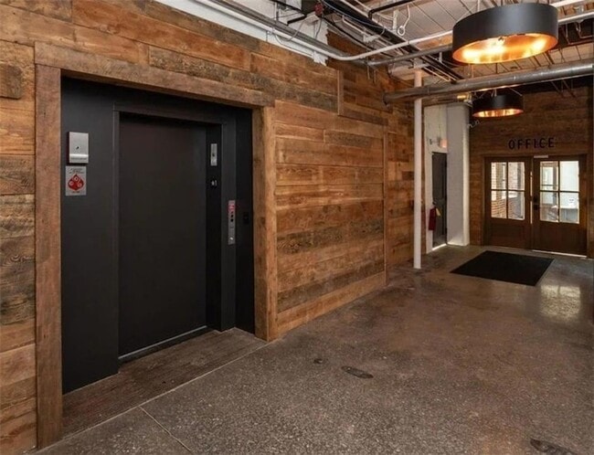 Building Photo - 200 Barrett St