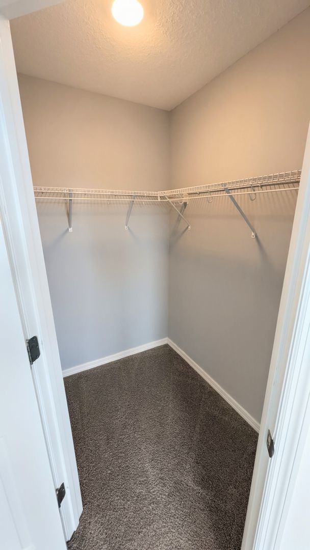 Building Photo - Annual UNfurnished almost BRAND NEW townhome just south of University and Lockwood Ridge!