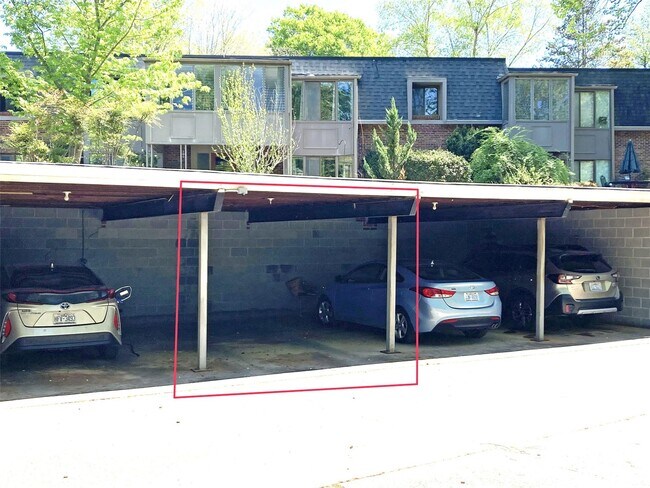 Building Photo - 305 Grady Ave