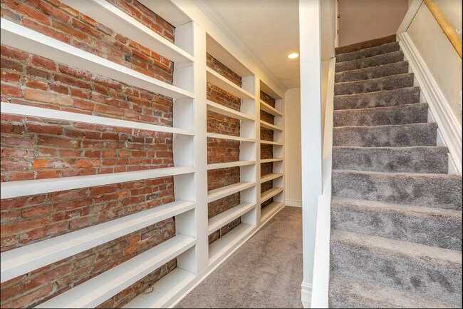 Building Photo - 132 S 20th St