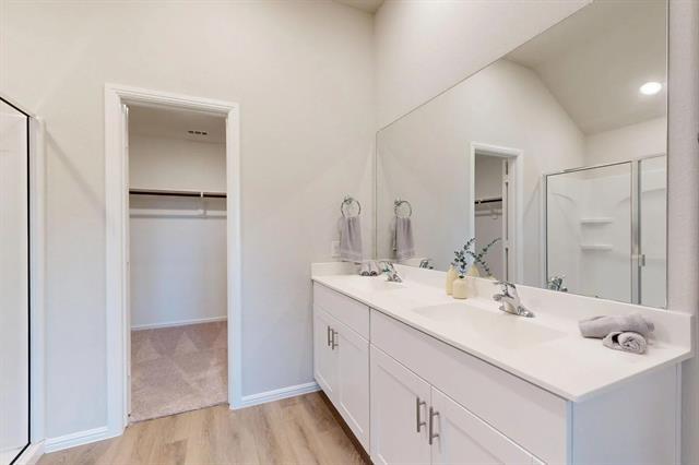 Building Photo - 409 Forsyth Dr