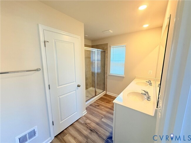 Building Photo - 8772 Pioneer Hl Dr