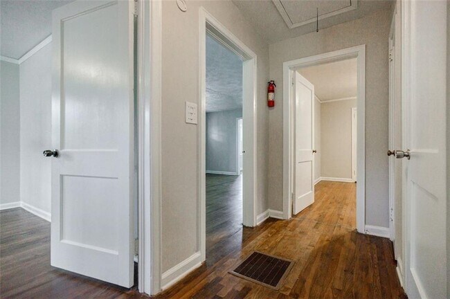 Building Photo - 1716 Beacon Hill Blvd NE