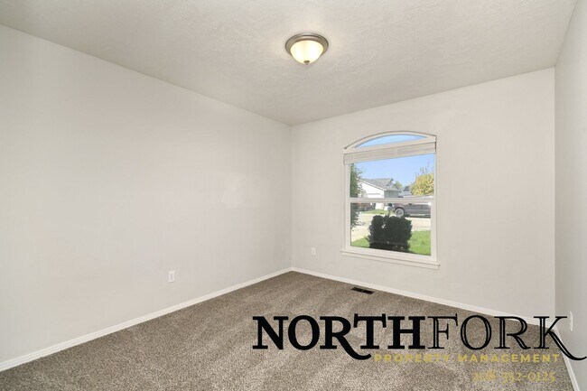Building Photo - Comfortable, clean Meridian, Idaho Home available today!
