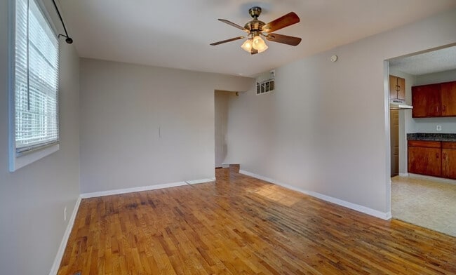 Building Photo - Cozy 2BR Home in Flint with Central AC, Washer/Dryer & Pet-Friendly for Only $800/Month!