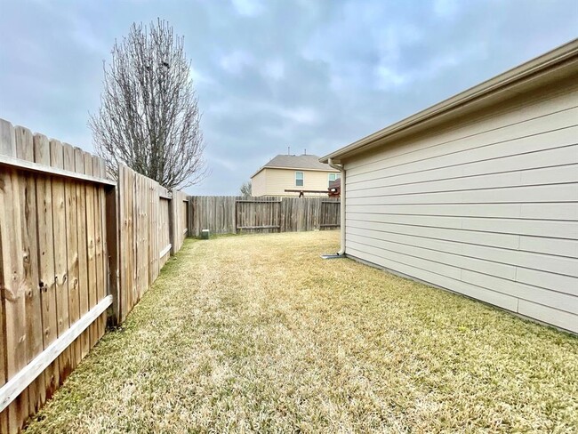 Building Photo - 2126 Juniper Dale Dr