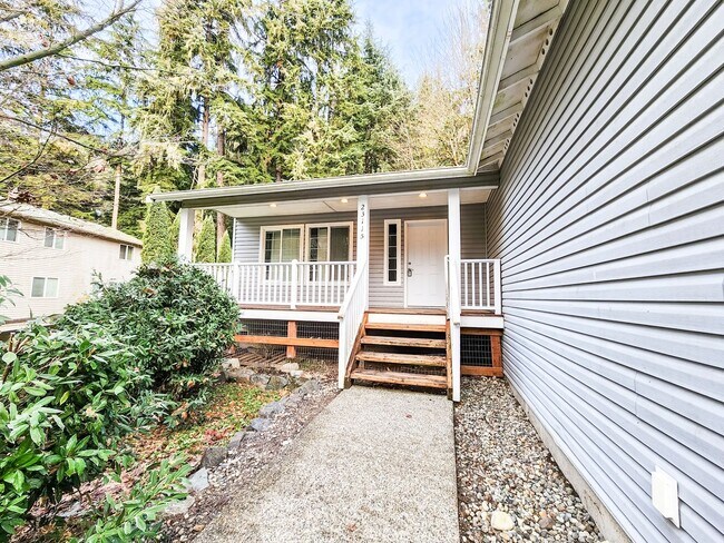 Building Photo - Quiet Granite Falls Rambler