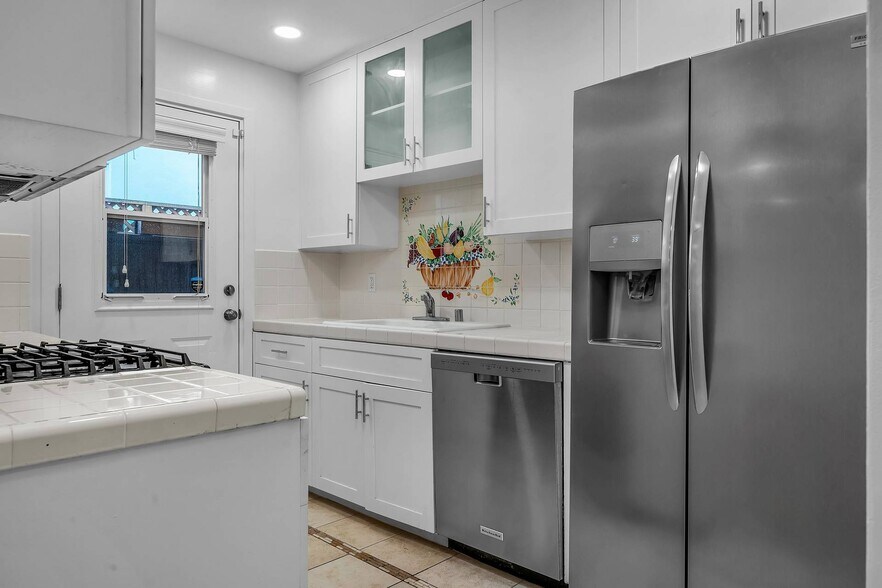 Building Photo - 927 21st St