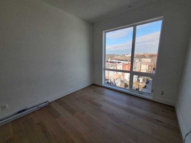 Building Photo - Gorgeous and Affordable Condo
